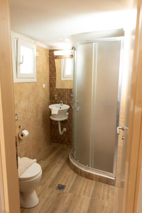Spacious Apartment In Old Town - Private Parking Tessalónica Exterior foto